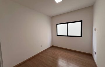 photo_5053553607214566318_y