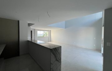 photo_5136569264847391675_y