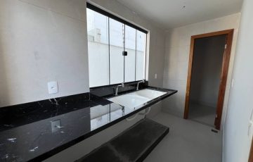 photo_5136569264847391678_y