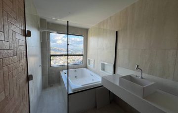 photo_5136569264847391686_y